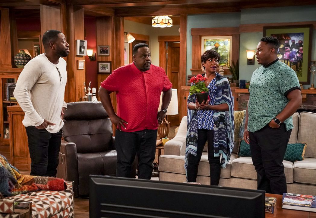 (v.l.n.r.) Malcolm Butler (Sheaun McKinney); Calvin Butler (Cedric the Entertainer); Tina Butler (Tichina Arnold); Marty Butler (Marcel Spears) - Bildquelle: Monty Brinton © 2018 CBS Broadcasting, Inc. All Rights Reserved. / Monty Brinton