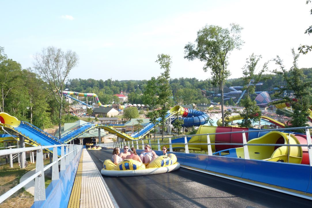 Im Freizeitpark "Silver Dollar City" in Missouri dreht sich alles um den Wilden Westen ... - Bildquelle: 2014, Great American Country/Scripps Networks, LLC. All Rights Reserved.