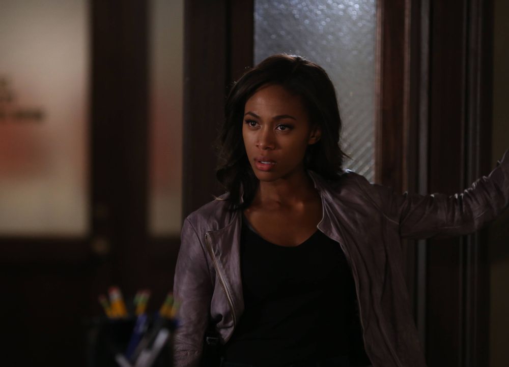 Als eine Bank von einer eigentlich freundlichen und verantwortungsvollen Frau überfallen wird, ahnt Abbie (Nicole Beharie), dass hier böse Mächte am... - Bildquelle: 2014 Fox and its related entities. All rights reserved.