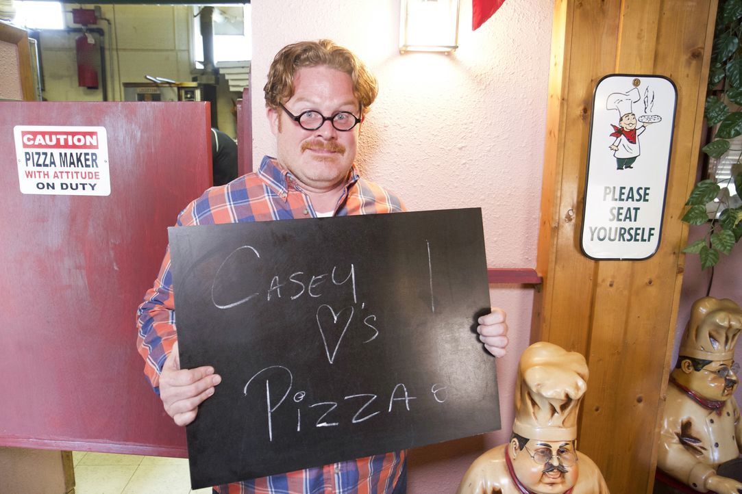 In St. Louis, Missouri erwartet Casey Webb eine ganz besondere Herausforderung: die "75-Zentimeter Pizza-Challenge" ... - Bildquelle: 2017, The Travel Channel, LLC. All Rights Reserved.