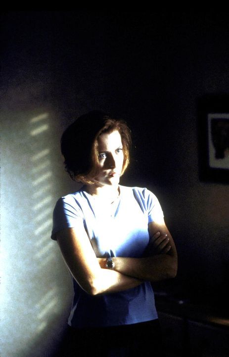 Scully (Gillian Anderson) erfährt, dass ihre Krebserkrankung durch ein außerirdisches Virus verursacht wurde. - Bildquelle: TM +   Twentieth Century Fox Film Corporation. All Rights Reserved.