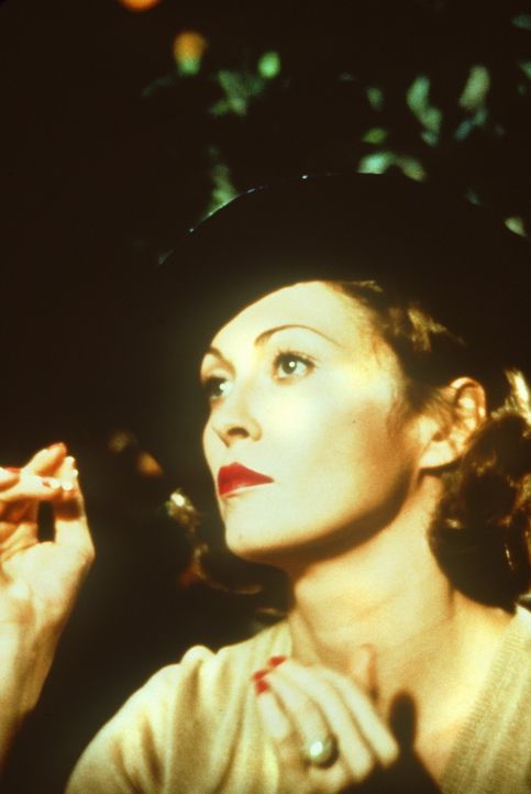 Weiß die reizvolle, aber undurchsichtige Witwe Evelyn (Faye Dunaway) mehr, als sie zugibt? - Bildquelle: Paramount Pictures