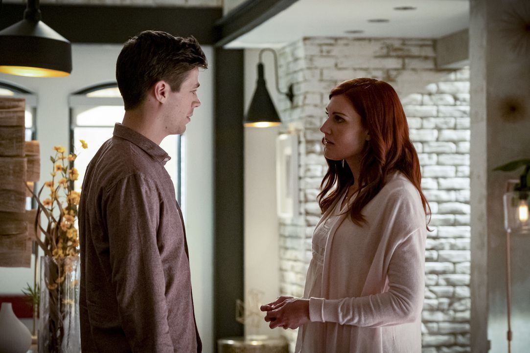 Barry Allen (Grant Gustin, l.); Nora Allen (Michelle Harrison, r.) - Bildquelle: Katie Yu 2019 The CW Network, LLC. All rights reserved. / Katie Yu