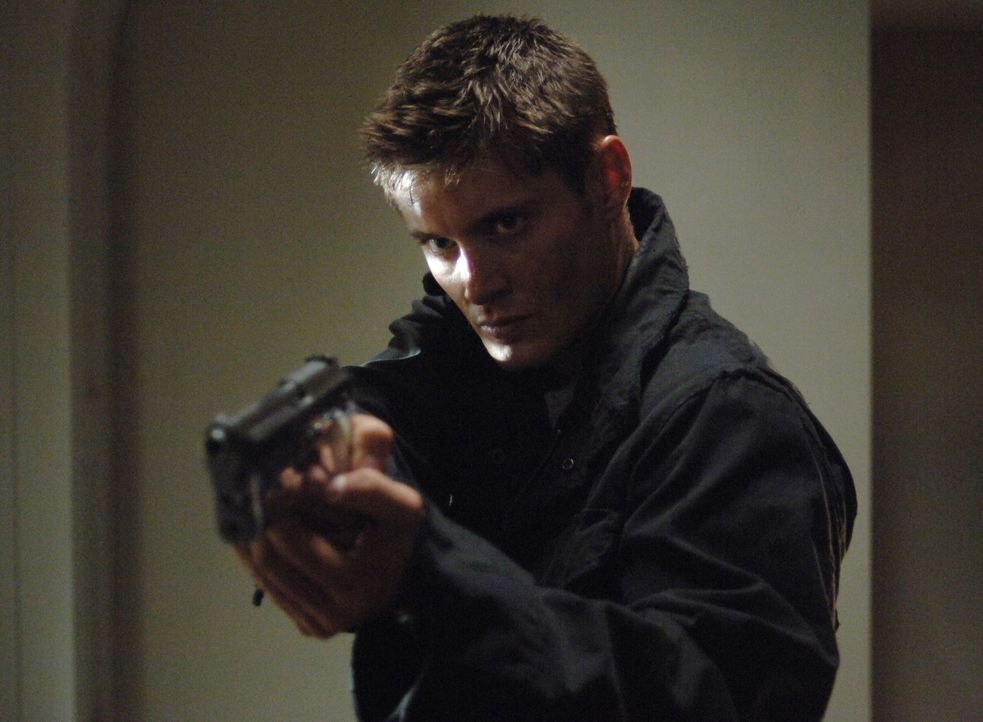 Schafft es Dean (Jensen Ackles) noch rechtzeitig, den Formwandler, der seine Gestalt angenommen hat zu stoppen? - Bildquelle: Warner Bros. Television