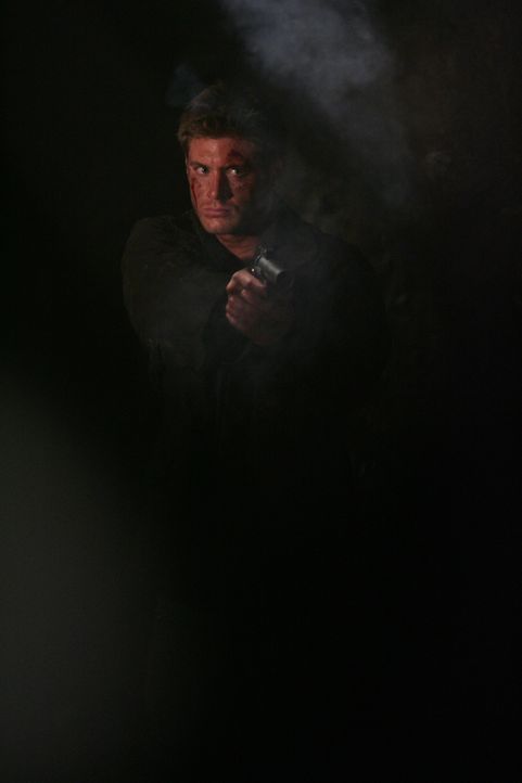Versucht den Wendigo zu erledigen: Dean (Jensen Ackles) ... - Bildquelle: Warner Bros. Television