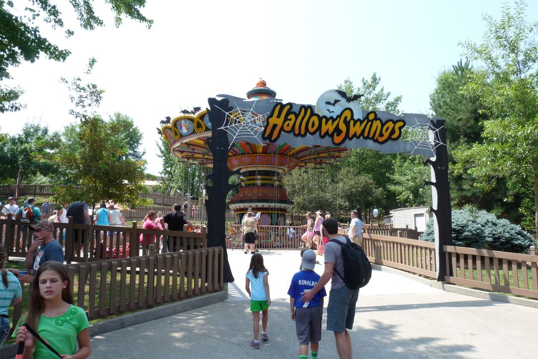Absolutes Highlight des "Holiday World" in Indiana: das Hallow Swings ... - Bildquelle: 2014, Great American Country/Scripps Networks, LLC. All Rights Reserved.