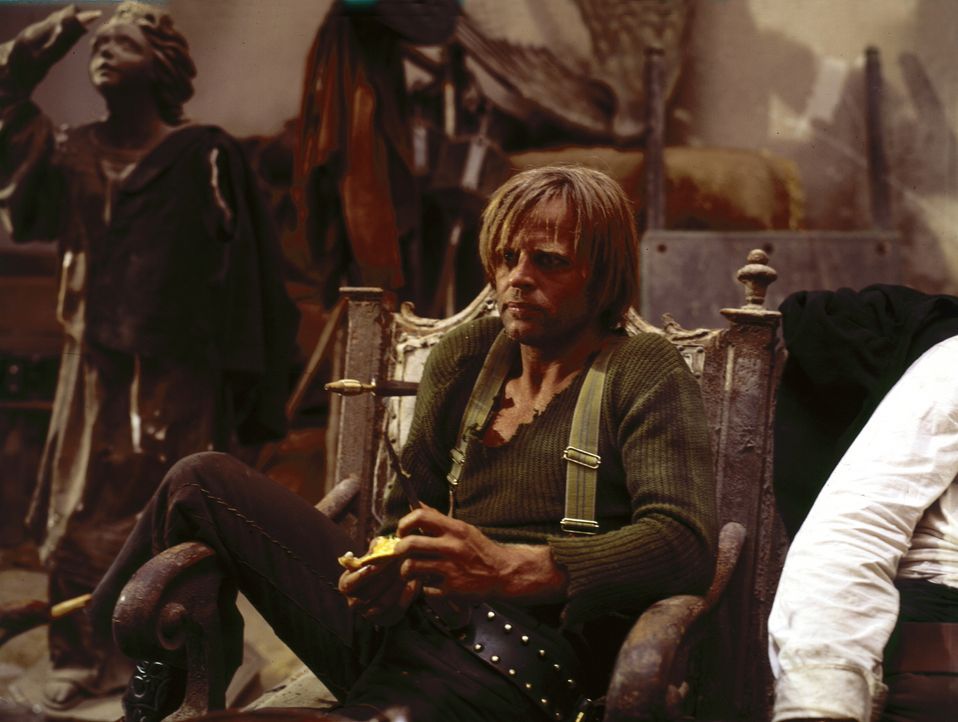Der unberechenbare Outlaw Wild (Klaus Kinski, M.) ist der Bösewicht Indios Bande und meist für die 'schmutzigen' Aufgaben zuständig ... - Bildquelle: United Artists
