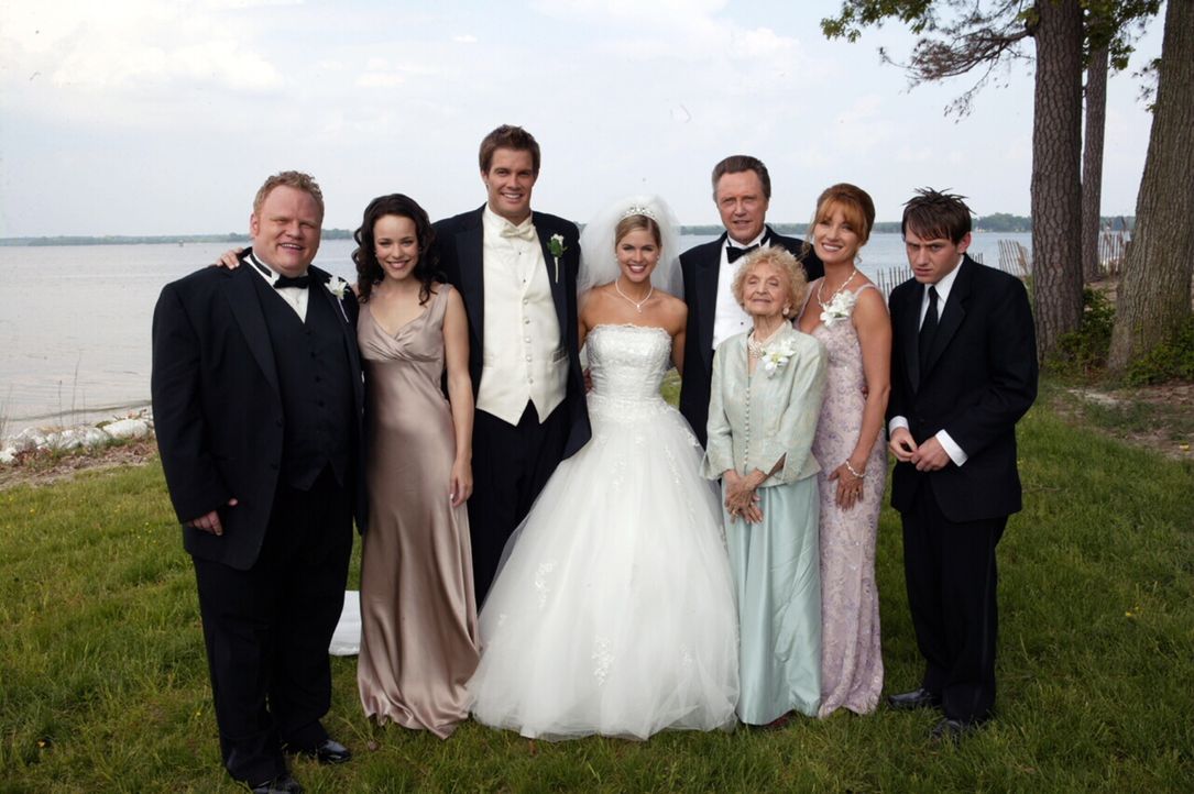 Feiern DIE Hochzeit des Jahres: (v.l.n.r.) Larry Campbell, Rachel McAdams, Geoff Stults, Jenny Alden, Christopher Walken, Ellen Albertini Dow, Jane... - Bildquelle: Warner Bros. Television