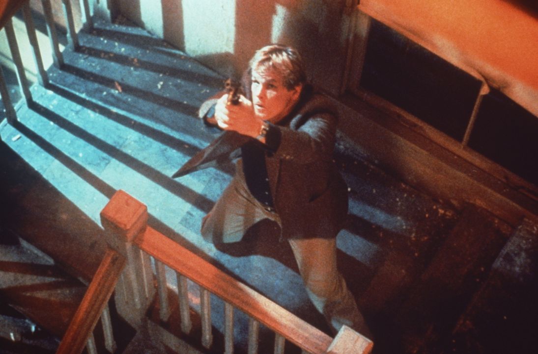 Während der wortgewandte Reggie als nervtötendes Plappermaul seine Probleme einfach totschwatzt, beseitigt Jack (Nick Nolte) sie lieber mit dem Schu... - Bildquelle: Paramount Pictures