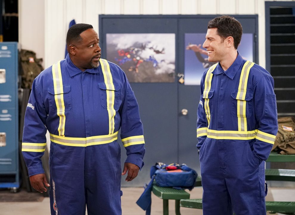 Calvin Butler (Cedric the Entertainer, l.); Dave Johnson (Max Greenfield, r.) - Bildquelle: Sonja Flemming © 2020 CBS Broadcasting, Inc. All Rights Reserved. / Sonja Flemming