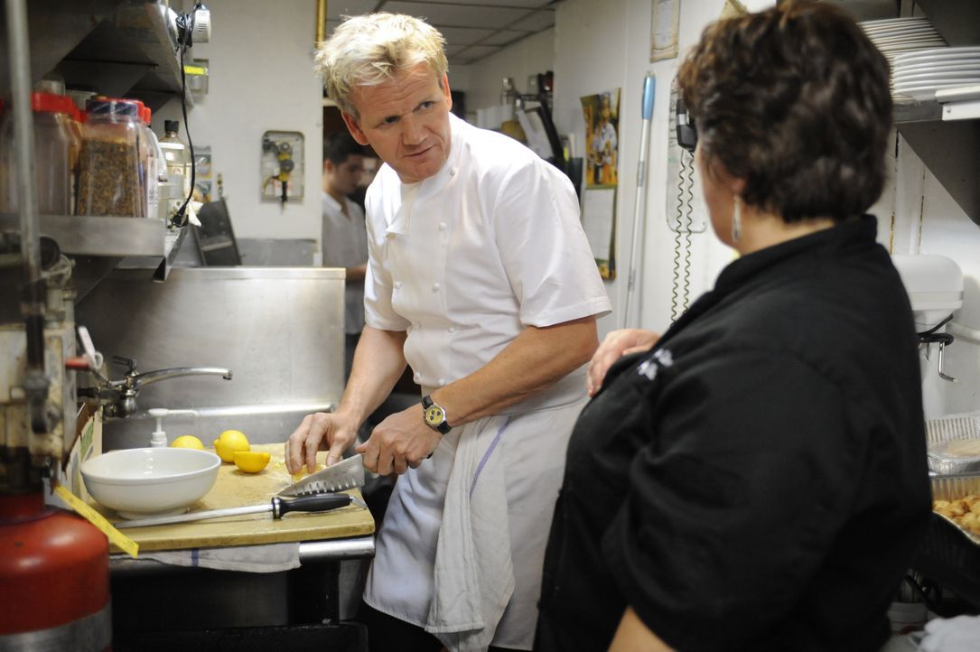 Gordon Ramsay (l.) - Bildquelle: Jeffrey Neira 2009 ITV Studios, Inc. all rights reserved. / Jeffrey Neira