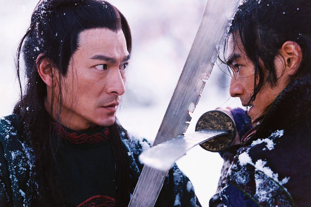 Zwischen den beiden Polizisten Leo (Andy Lau, l.) und Jin (Takashi Kaneshiro, r.) entbrennt ein Kampf auf Leben und Tod ... - Bildquelle: Constantin Film