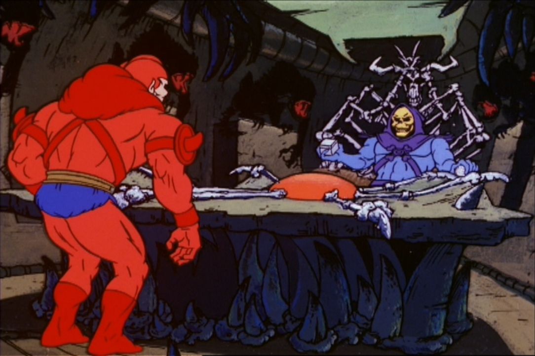Prinz Adam kann sich mithilfe seines Schwertes in den mächtigen Krieger He-M... - Bildquelle: Masters of the Universe and associated trademarks and trade dress are owned by, and used under license from, Mattel; © 1983 Mattel. Under License to Classic Media. He-Man and the Masters of the Universe. All Rights Reserved.