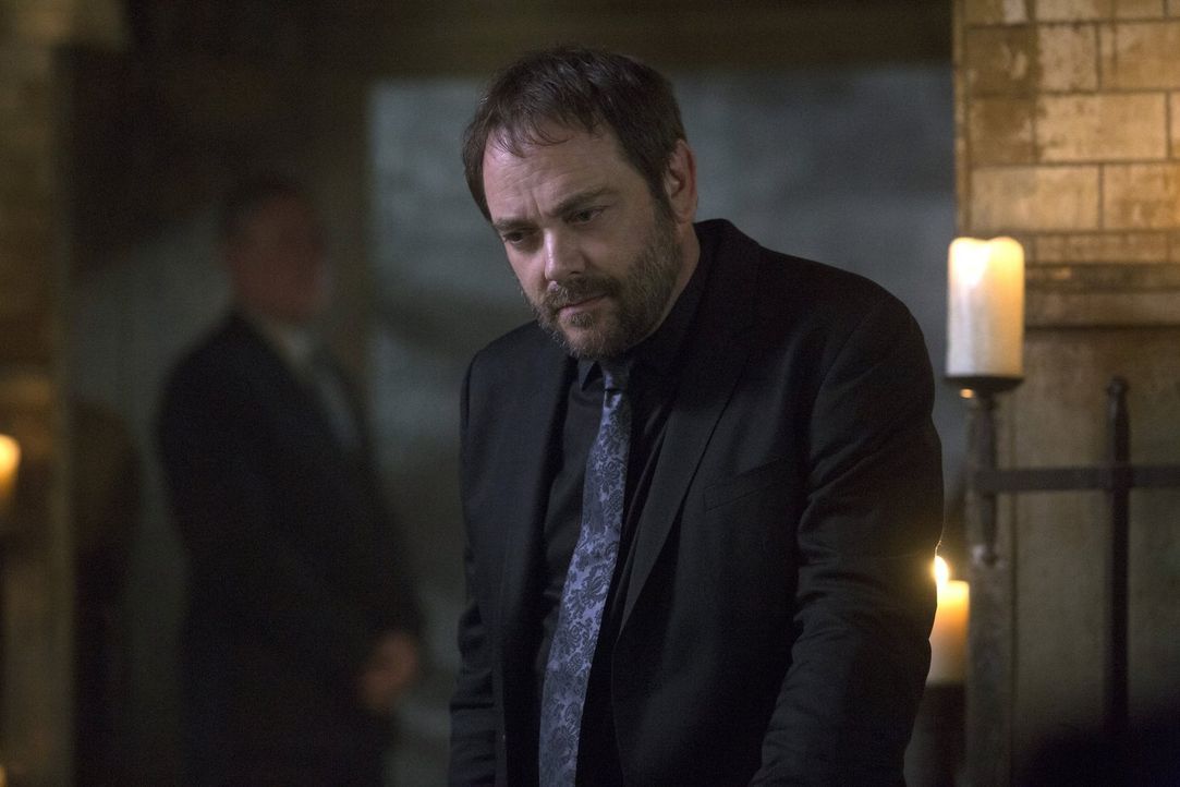 Noch ahnt Crowley (Mark Sheppard) nicht, auf welch mächtiges und unersättliches Wesen er sich eingelassen hat ... - Bildquelle: 2014 Warner Brothers