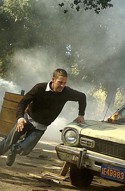 Tim Kearney (Paul Walker) erhält ein Angebot, das ihn in Teufels Küche bringt ... - Bildquelle: Nu Image