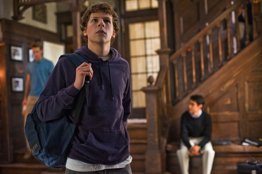 Im Herbst 2003 hat der Havard-Student und Computerprofi Mark Zuckerberg (Jesse Eisenberg) eine geniale Idee: Er möchte das soziale Netzwerk seiner U... - Bildquelle: 2010 Columbia Pictures Industries, Inc. and Beverly Blvd LLC. All Rights Reserved.