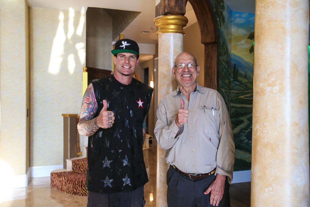 Rob Van Winkle (aka Vanilla Ice) (l.) - Bildquelle: Tom DiPace 2015, DIY Network/Scripps Networks, LLC. All Rights Reserved. /AP Images