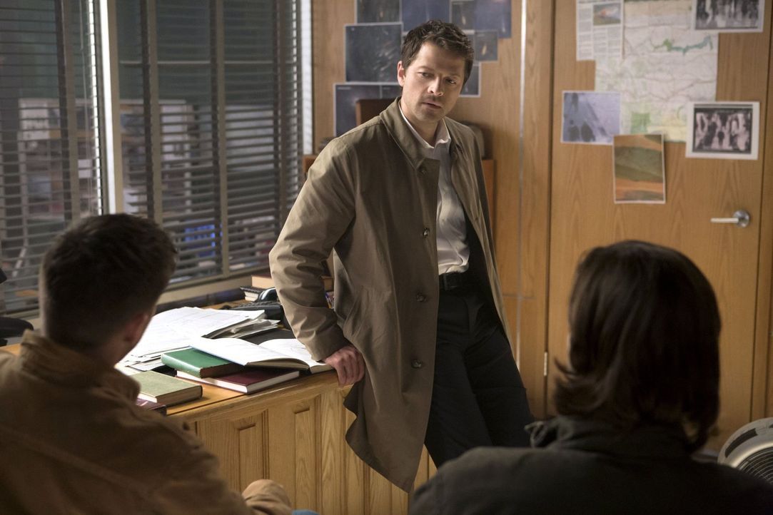 Sam und Dean sind erstaunt, was für eine Operationsbasis sich Castiel (Misha Collins) zusammen mit seinen Anhängern aufgebaut hat ... - Bildquelle: 2013 Warner Brothers