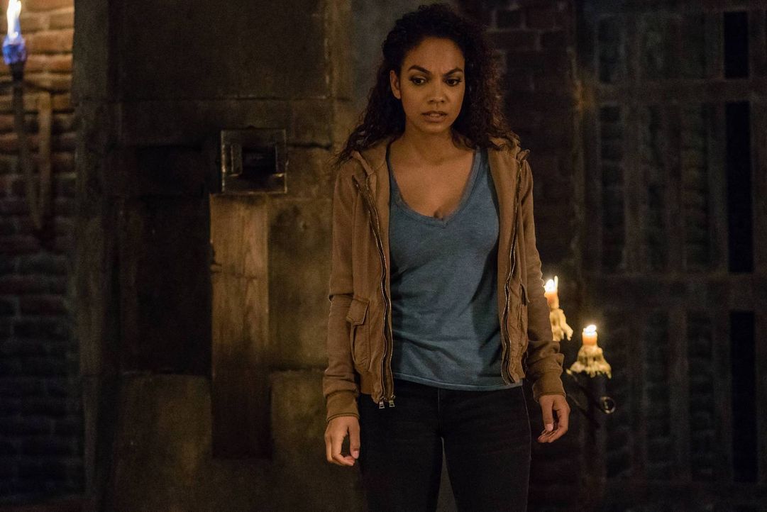 Jenny (Lyndie Greenwood) muss nicht nur ein Opfer bringen, um Crane und vielen Menschen in Sleepy Hollow das Leben zu retten ... - Bildquelle: 2015-2016 Fox and its related entities.  All rights reserved.