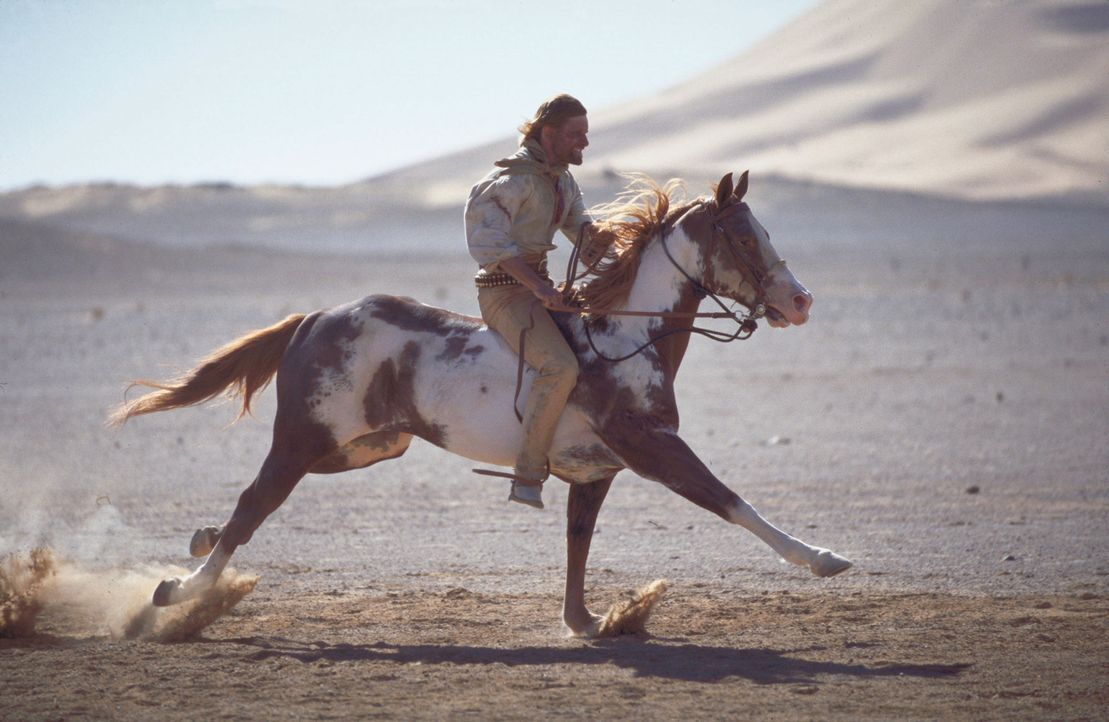 3000 Meilen durch die brütend heiße Wüste: Frank Hopkins (Viggo Mortensen) ... - Bildquelle: Walt Disney Pictures. All rights reserved