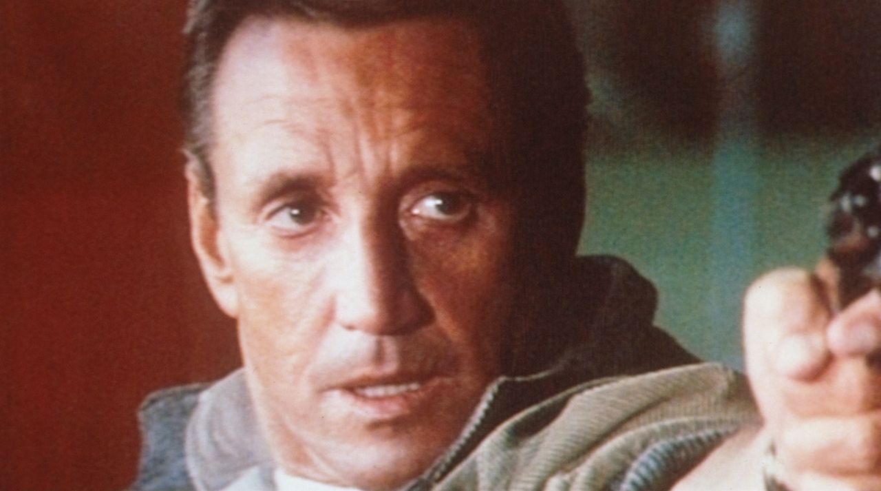 Frank Murphy (Roy Scheider) entführt den Helikopter und wird plötzlich zum 'Staatsfeind Nr. 1' ... - Bildquelle: Columbia Pictures