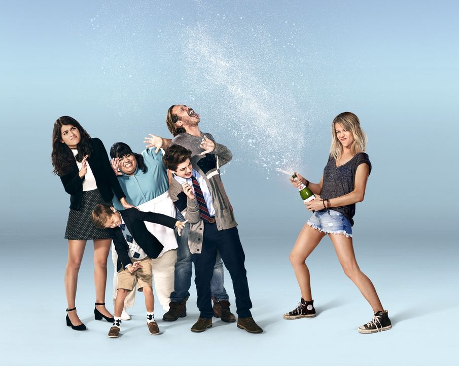 (1. Staffel) - Überall wo Mickey (Kaitlin Olson, r.) auftaucht, kann die Party losgehen. Den frischen Schwung, den sie mitbringt, kriegen auch die K... - Bildquelle: 2017 Twentieth Century Fox Film Corporation.  All rights reserved.
