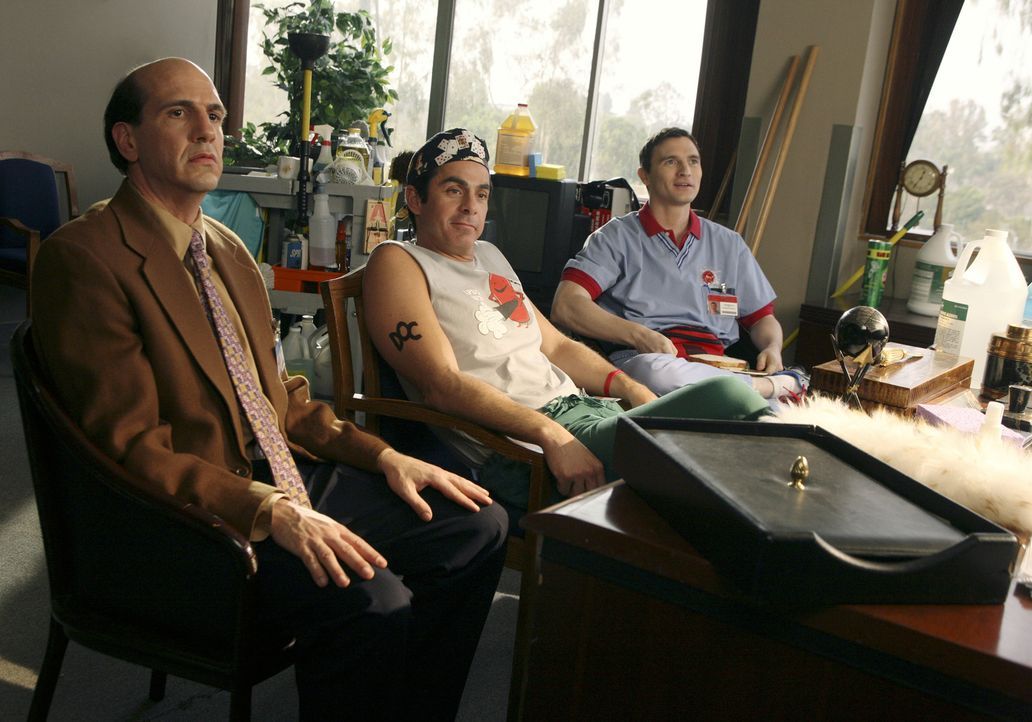 Ted (Sam Lloyd, l.), Todd (Robert Maschio, M.) und Doug (Johnny Kastl, r.) treffen sich zur ersten Sitzung des neu gegründeten Vereins ... - Bildquelle: Touchstone Television