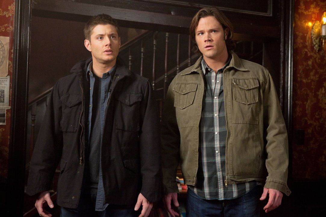 Tote tragen keine Karos: Dean (Jensen Ackles, l.) und Sam (Jared Padalecki, r.) ... - Bildquelle: Warner Brothers