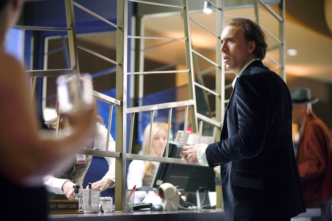 Aufgrund seiner Fähigkeit, in die Zukunft sehen zu können, wird Johnson (Nicolas Cage) vom FBI um Hilfe gebeten. Er soll eine Bombe ausfindig machen... - Bildquelle: t   2007 Paramount pictures. All Rights Reserved.