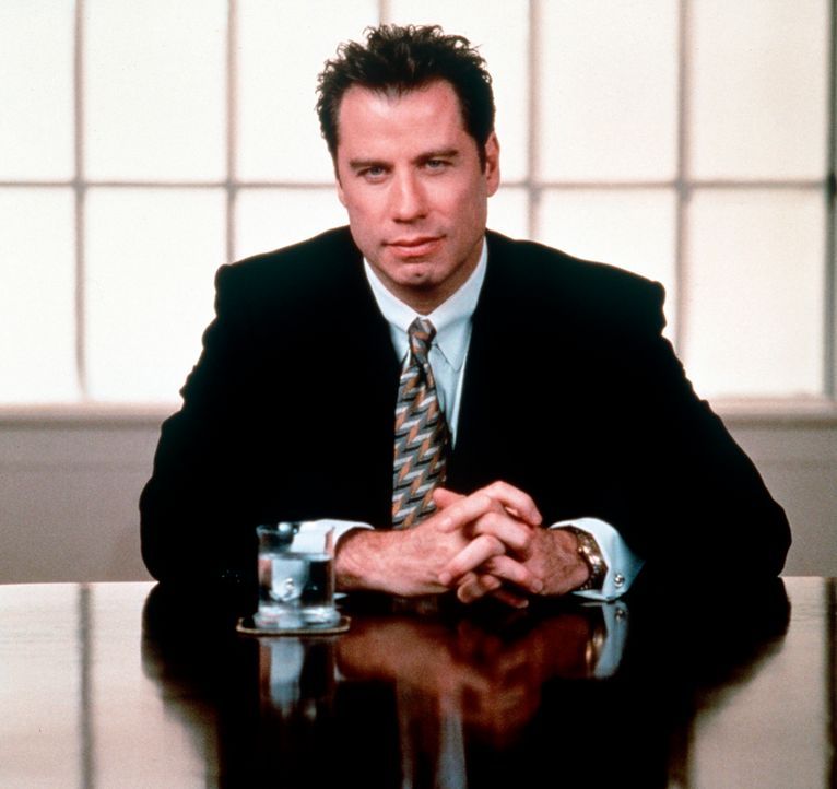 Aus Gründen der Reputation lässt sich der blasierte Anwalt Jan Schlichtmann (John Travolta) auf einen komplizierten Fall ein. Doch dann wird Schlich... - Bildquelle: Paramount Pictures