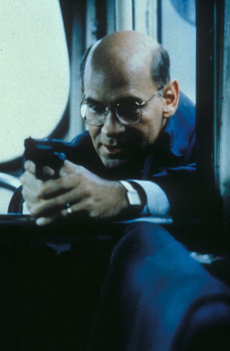 Auf der Jagd nach einem Kindermörder muss Skinner (Mitch Pileggi) auch selbst zur Waffe greifen. - Bildquelle: TM +   Twentieth Century Fox Film Corporation. All Rights Reserved.