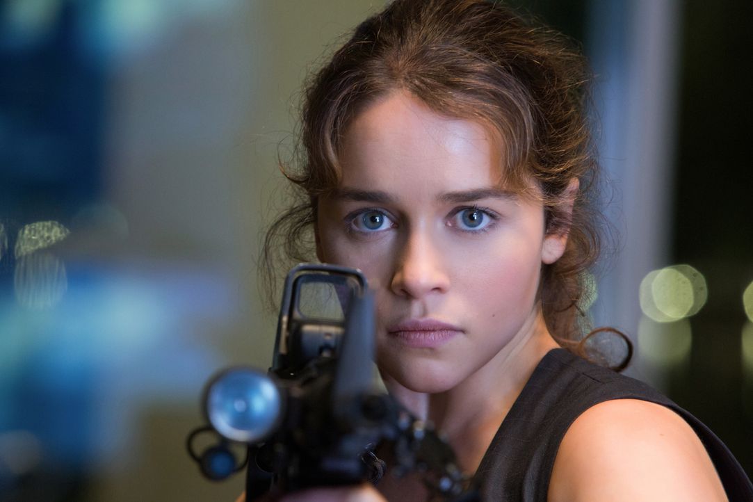 Sarah (Emilia Clarke) weiß sich immer zu verteidigen, doch ein Geheimnis aus der Vergangenheit holt sie ein ... - Bildquelle: 2015 PARAMOUNT PICTURES. ALL RIGHTS RESERVED.