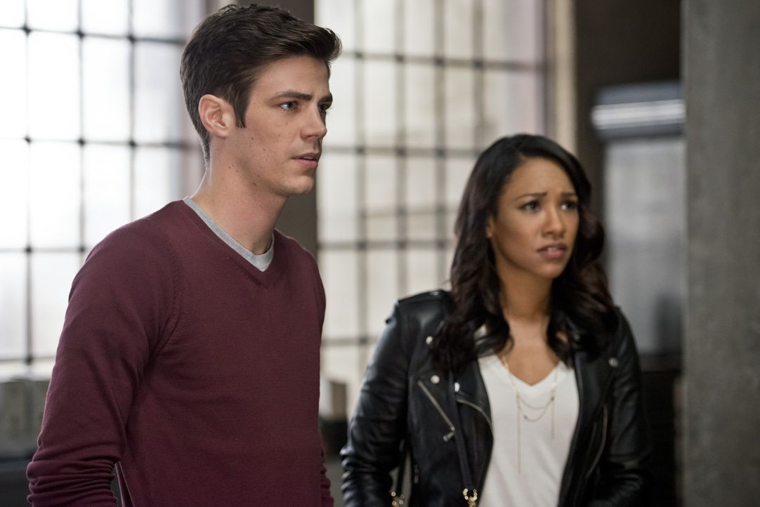 Während Barry (Grant Gustin, l.) und Iris (Candice Patton, r.) mit einigen privaten Schwierigkeiten zu kämpfen haben, macht eine Vision von Cisco da... - Bildquelle: 2015 Warner Brothers.
