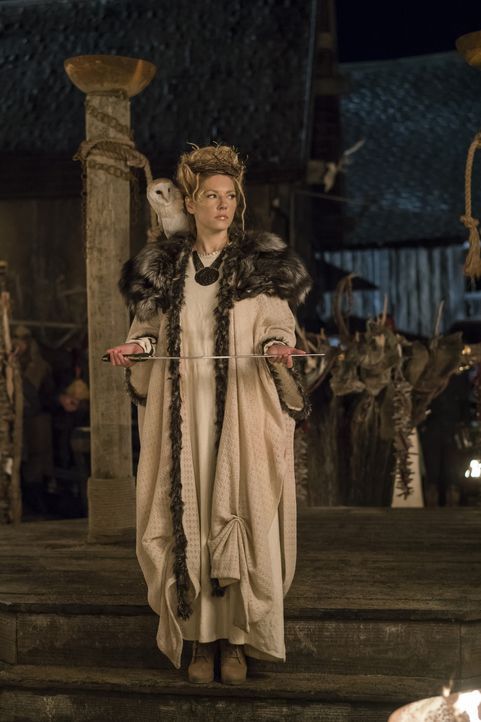 In Kattegat findet eine Opferzeremonie statt, für die eine besonders wirkungsvolle Opfergabe dargebracht werden muss, um die Götter zu besänftigen,... - Bildquelle: 2016 TM PRODUCTIONS LIMITED / T5 VIKINGS III PRODUCTIONS INC. ALL RIGHTS RESERVED.