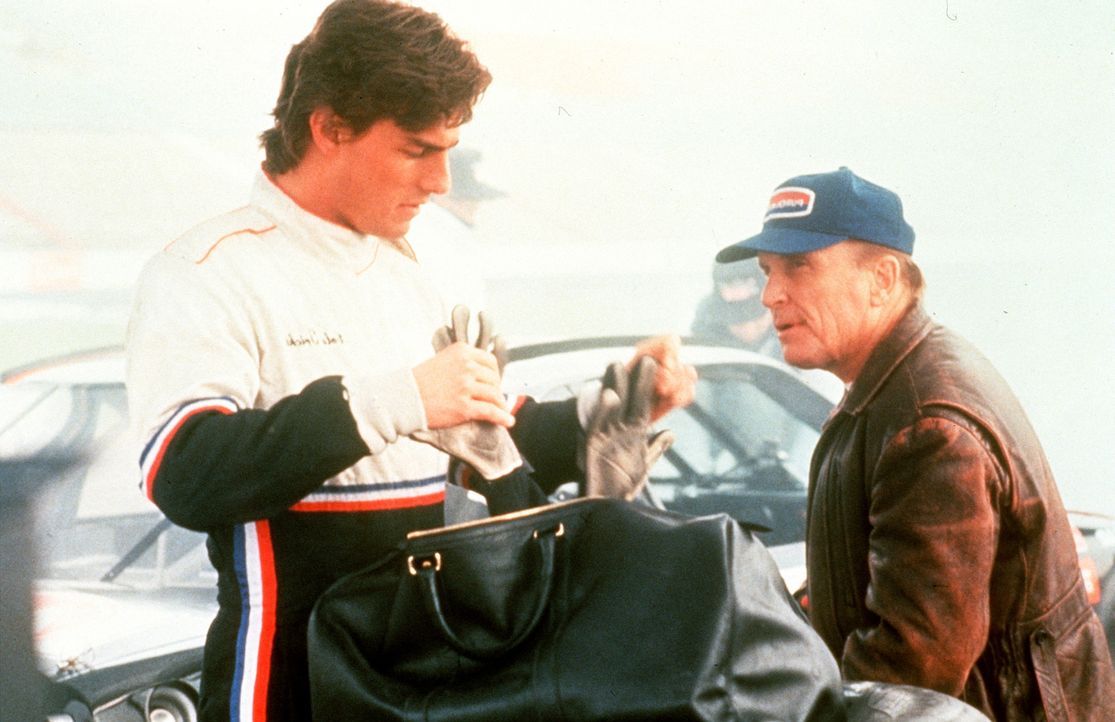 Rennsport-Experte Harry Hogge (Robert Duvall, r.) bescheinigt Cole Trickle (Tom Cruise, l.) Talent und Courage ... - Bildquelle: Paramount Pictures