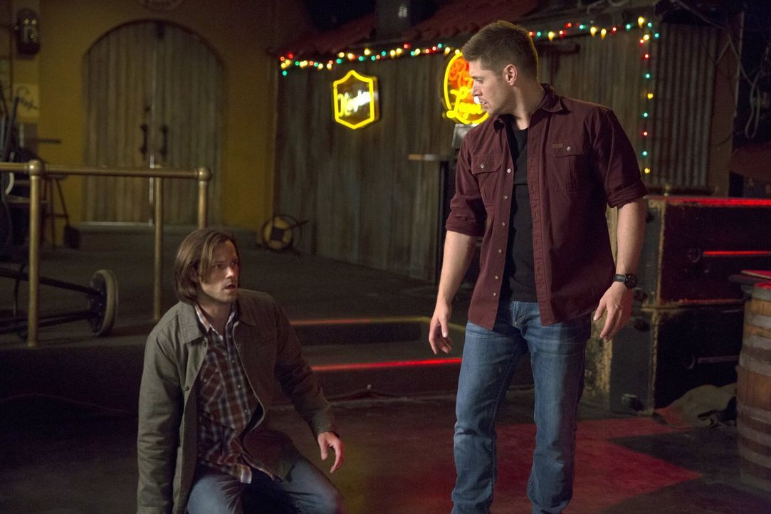 Dean (Jensen Ackles, r.) trifft eine erschreckende Entscheidung, die nicht nur sein Leben, sondern auch das von Sam (Jared Padalecki, l.) vollkommen... - Bildquelle: 2016 Warner Brothers