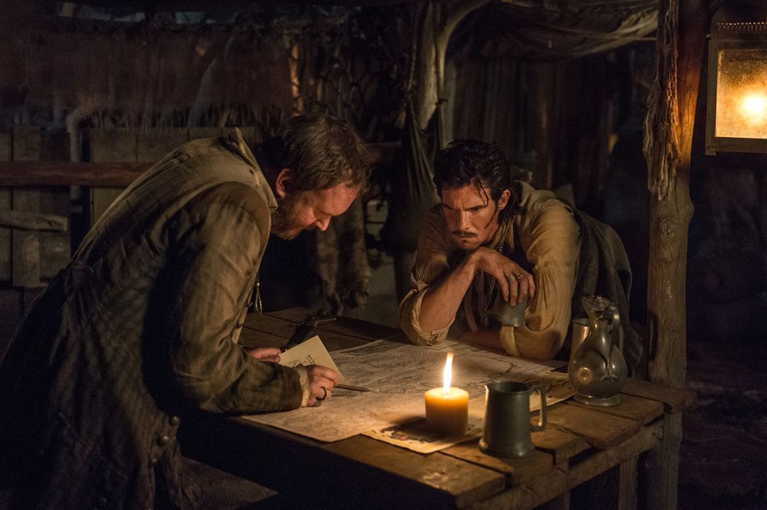 Der Schatz ist greifbar nahe: Jack (Toby Schmidt) und Featherstone (Craig Jackson) stehen kurz vor dem Ziel ... - Bildquelle: 2015 Starz Entertainment LLC, All rights reserved.