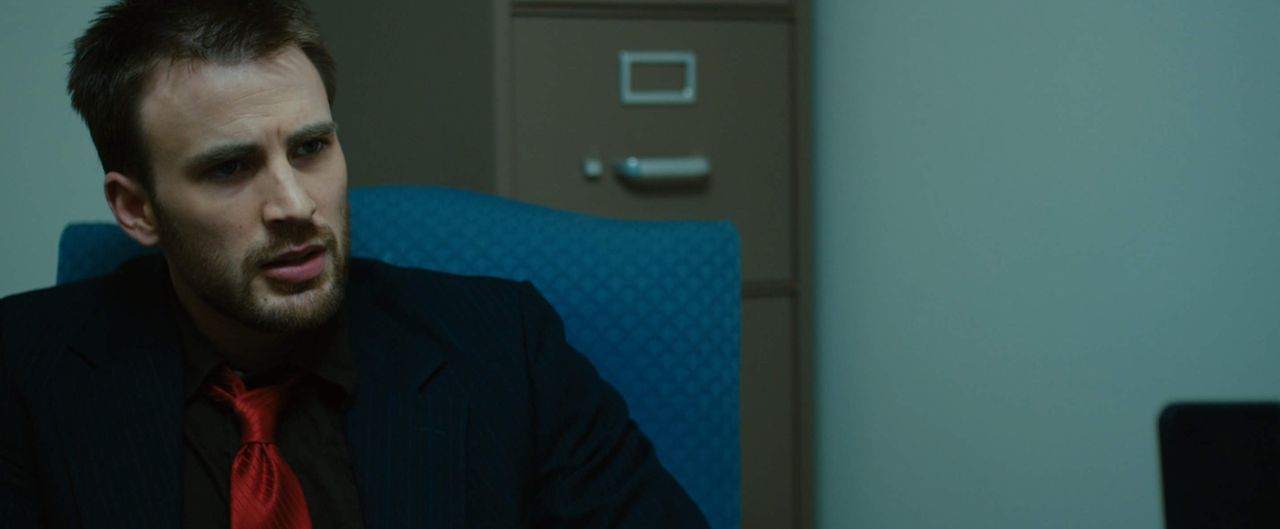 Eines Tages bekommt der drogensüchtige Anwalt Mike Weiss (Chris Evans) eine junge Krankenschwester als Mandantin, die sich in der Klinik an einer ve... - Bildquelle: 2010 Safety Point, LLC All Rights Reserved