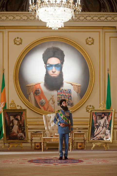Der machtbesessene Diktator Admiral General Aladeen (Sasha Baron Cohen) will die drohende Demokratisierung seines unterdrückten Volkes um jeden Prei... - Bildquelle: Melinda Sue Gordon 2012 Paramount Pictures.  All Rights Reserved.