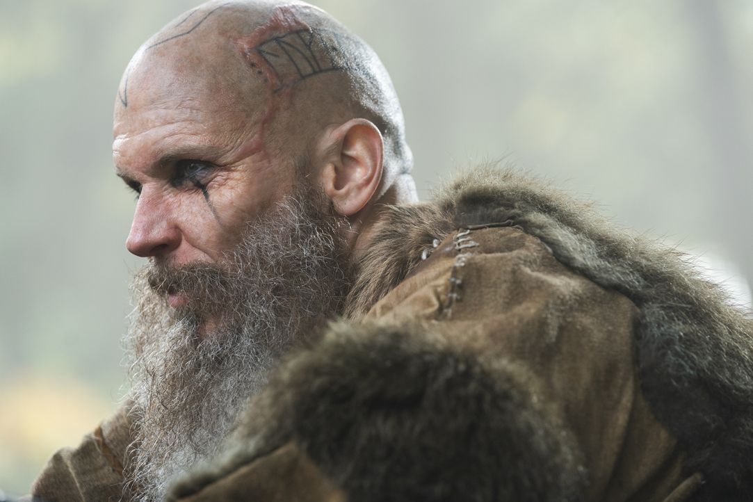 Floki (Gustaf Skarsgård) - Bildquelle: 2020 TM Productions Limited / T5 Vikings IV Productions Inc. All Rights Reserved. An Ireland-Canada Co-Production.
