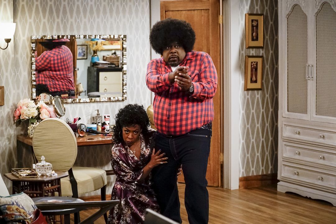 Tina Butler (Tichina Arnold, l.); Calvin Butler (Cedric the Entertainer, r.) - Bildquelle: Monty Brinton © 2018 CBS Broadcasting, Inc. All Rights Reserved. / Monty Brinton