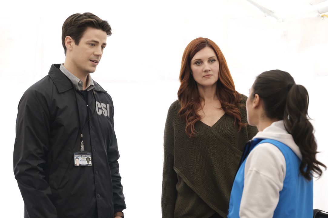 (v.l.n.r.) Barry Allen (Grant Gustin); Nora Allen (Michelle Harrison); Alexa Rivera (Sara Garcia) - Bildquelle: Warner Bros. Entertainment Inc. All Rights Reserved.