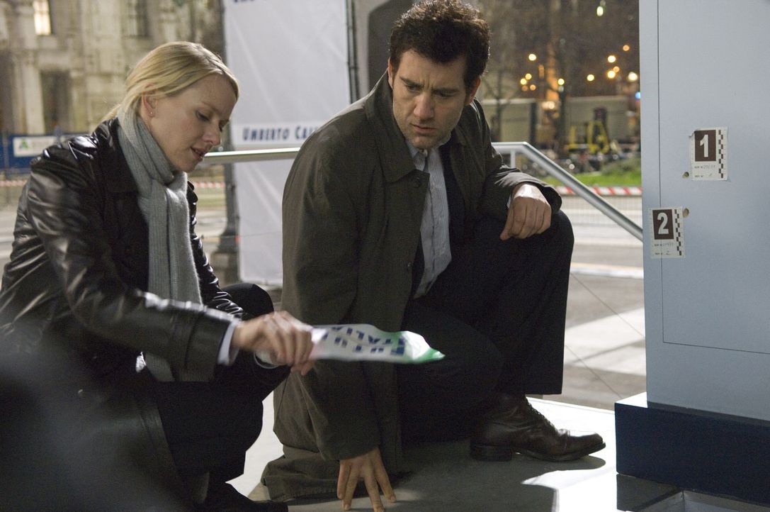 Schon bald müssen der Interpol-Agent Louis Salinger (Clive Owen, r.) und die New Yorker Staatsanwältin Eleanor Whitman (Naomi Watts, l.) erkennen, d... - Bildquelle: 2009 Columbia Pictures Industries, Inc. and Beverly Blvd LLC. All Rights Reserved.