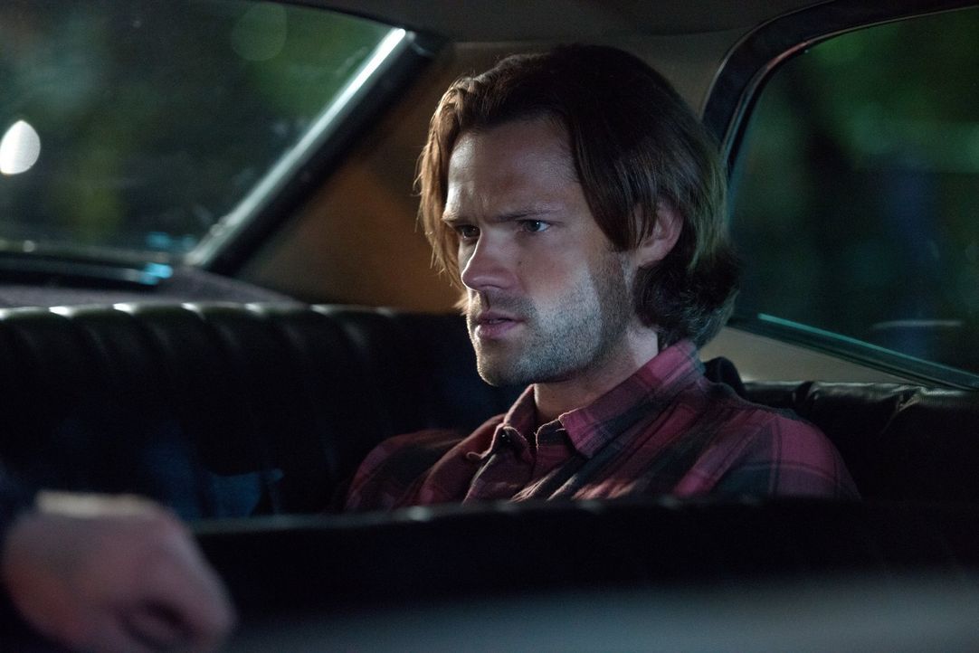Auf dem Weg zu einem neuen Fall, erscheint Sam (Jared Padalecki) im Impala sein Vater. Ein Traum, eine Vision oder eine göttliche Nachricht? - Bildquelle: 2014 Warner Brothers