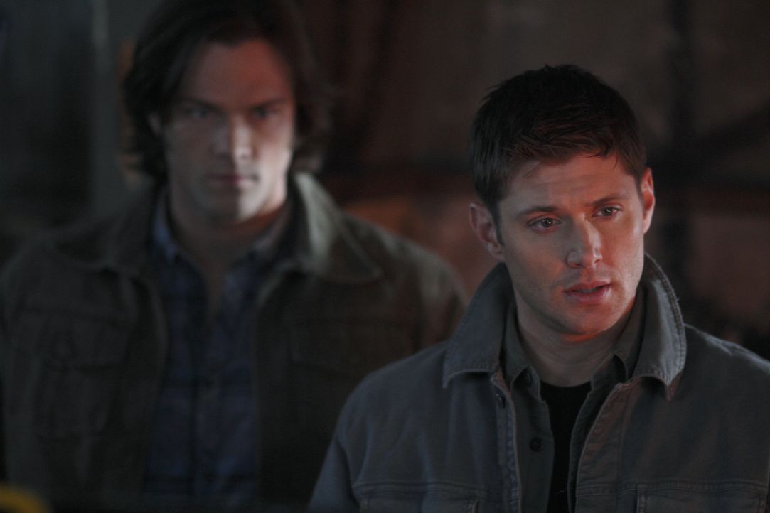 Der Kampf gegen das Böse geht weiter: Sam (Jared Padalecki, l.) und Dean (Jensen Ackles, r.) ... - Bildquelle: Warner Brothers