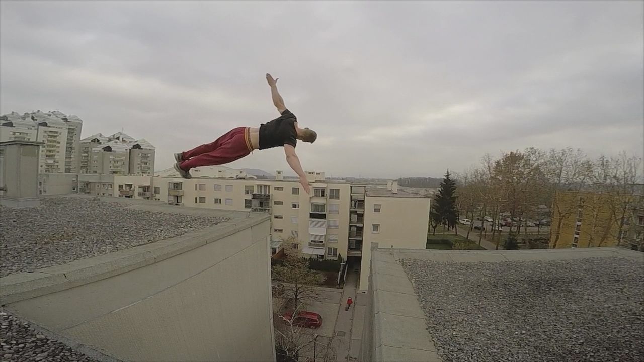 Die Clipshow "World Wide Dummies" präsentiert krasse Clips aus dem Netz ... - Bildquelle: 2014 BELLUM ENTERTAINMENT