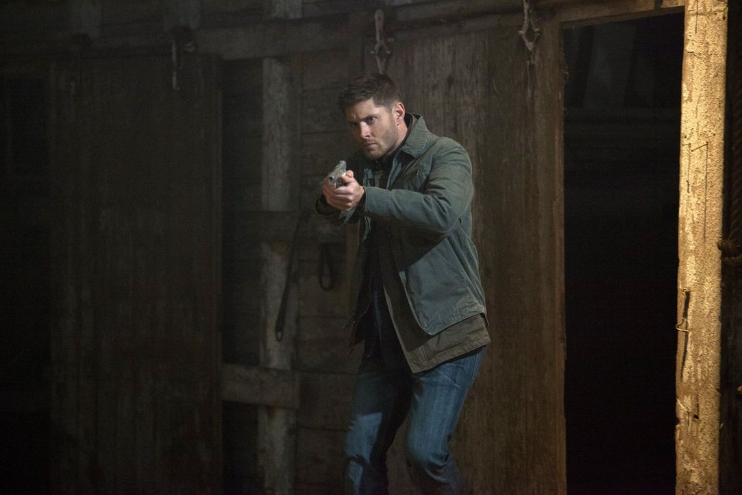 Der Unfall eines Jägerkollegen lässt Sam und Dean (Jensen Ackles) wieder aufeinandertreffen ... - Bildquelle: 2013 Warner Brothers