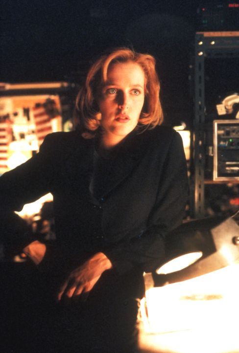 Special Agent Dana Scully (Gillian Anderson) ist entsetzt, als ihr Mulder seinen schrecklichen Verdacht mitteilt ... - Bildquelle: TM +   Twentieth Century Fox Film Corporation. All Rights Reserved.