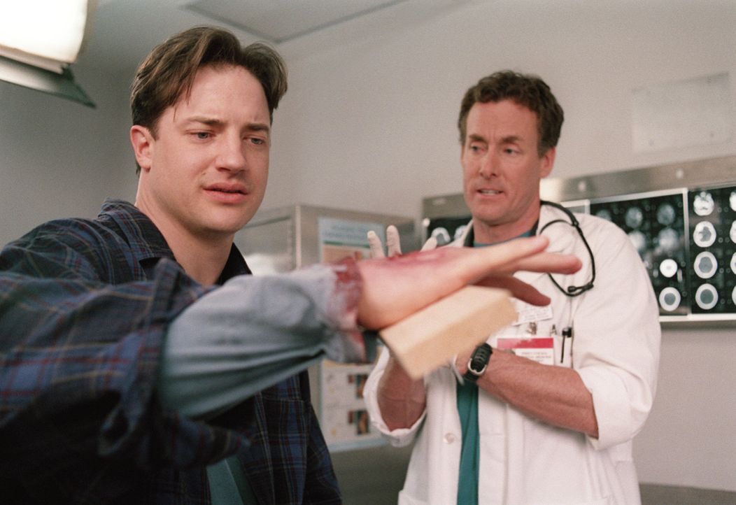Als Dr. Cox' (John C. McGinley, r.) ehemaliger Schwager Ben (Brendan Fraser, l.) in der Klinik auftaucht, um sich vom Ex-Mann seiner Schwester seine... - Bildquelle: Touchstone Television