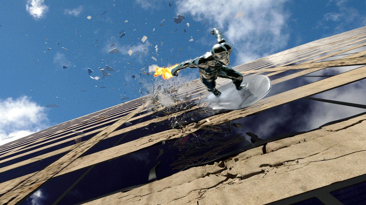 Der "Silver Surfer" (Doug Jones) bewohnt einen fremden Planeten und wird von dessen Herrscher zur Erde geschickt, um eine gefährliche Mission zu er... - Bildquelle: Twentieth Century Fox